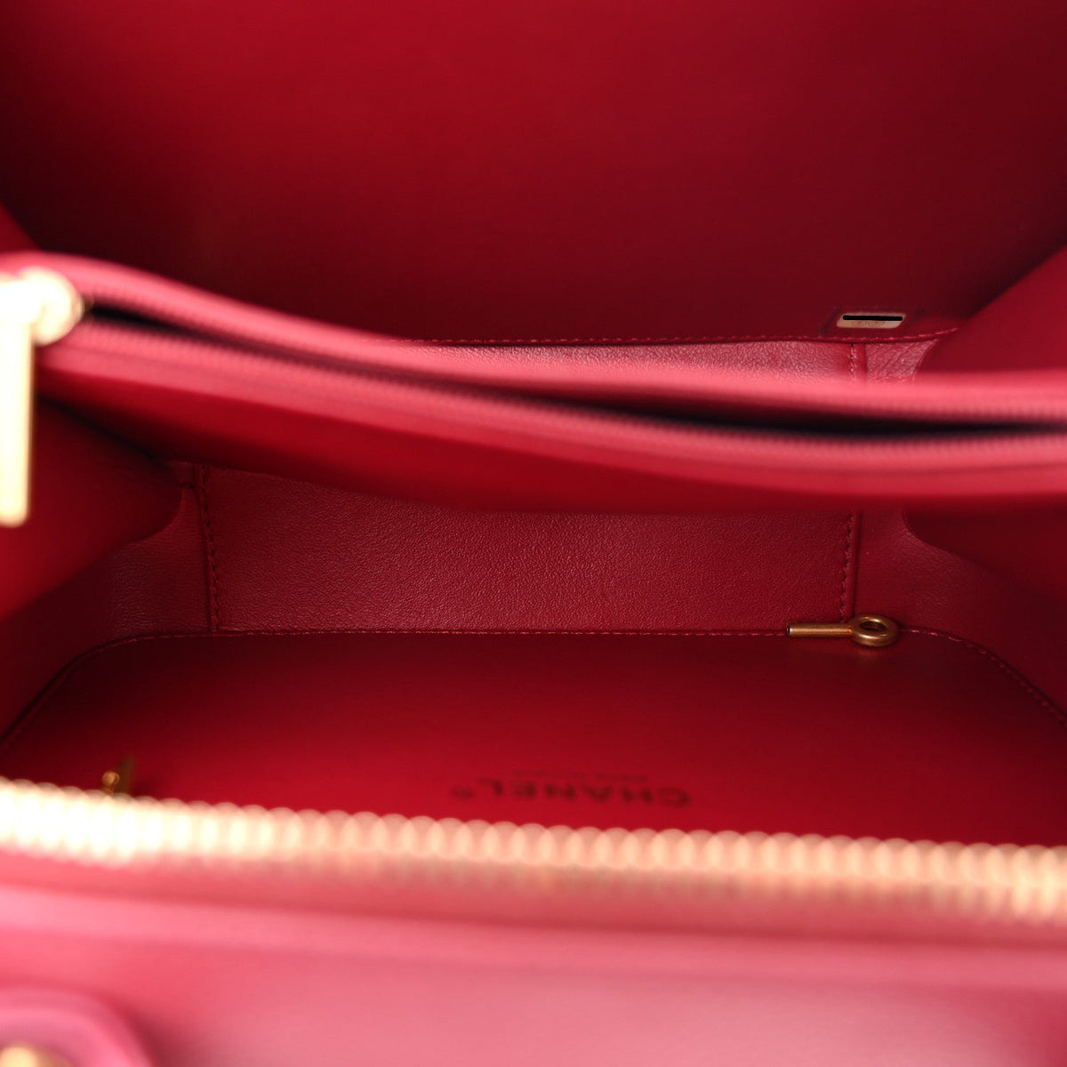 Caviar Quilted Medium CC Filigree Vanity Case Burgundy