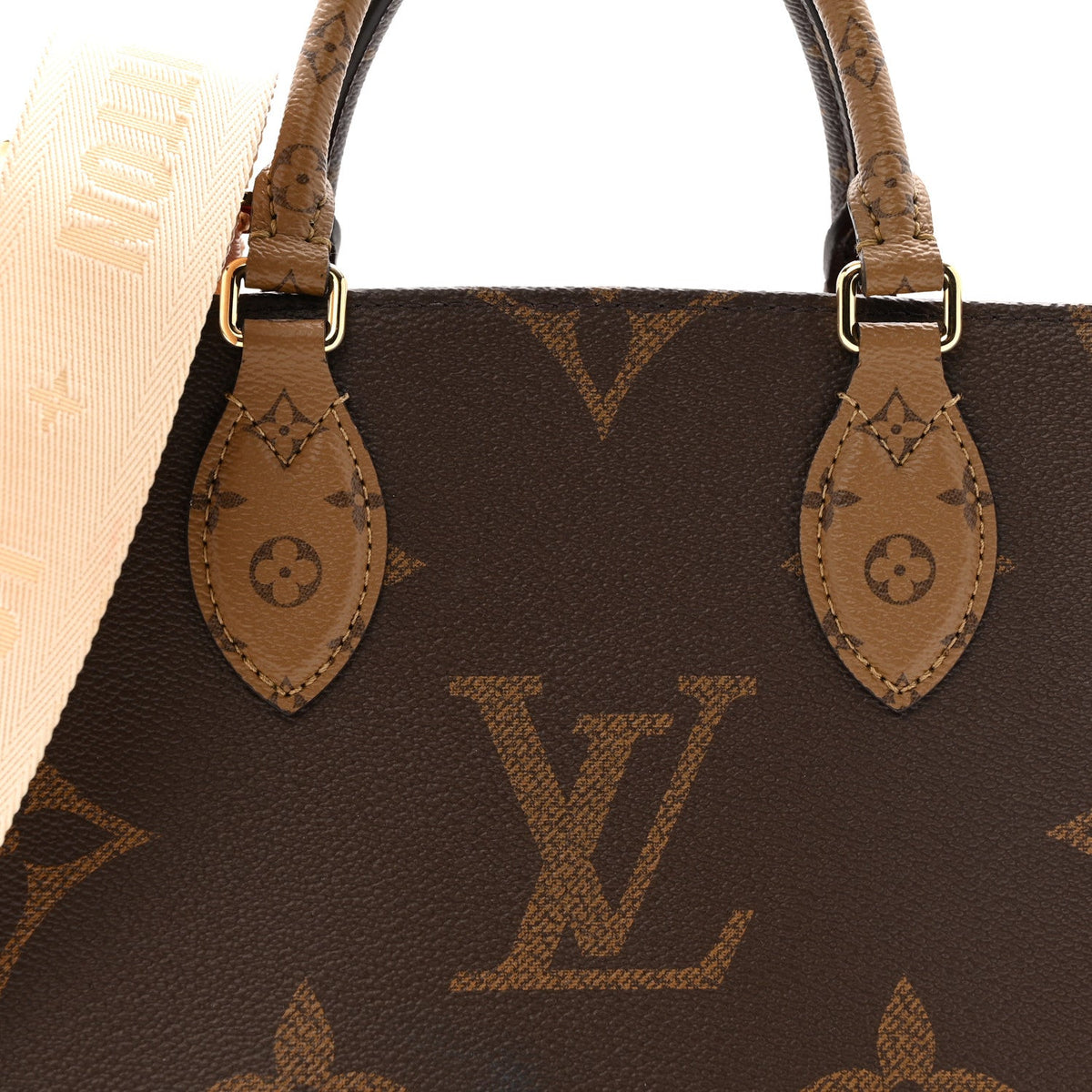 Reverse Monogram Giant Onthego PM