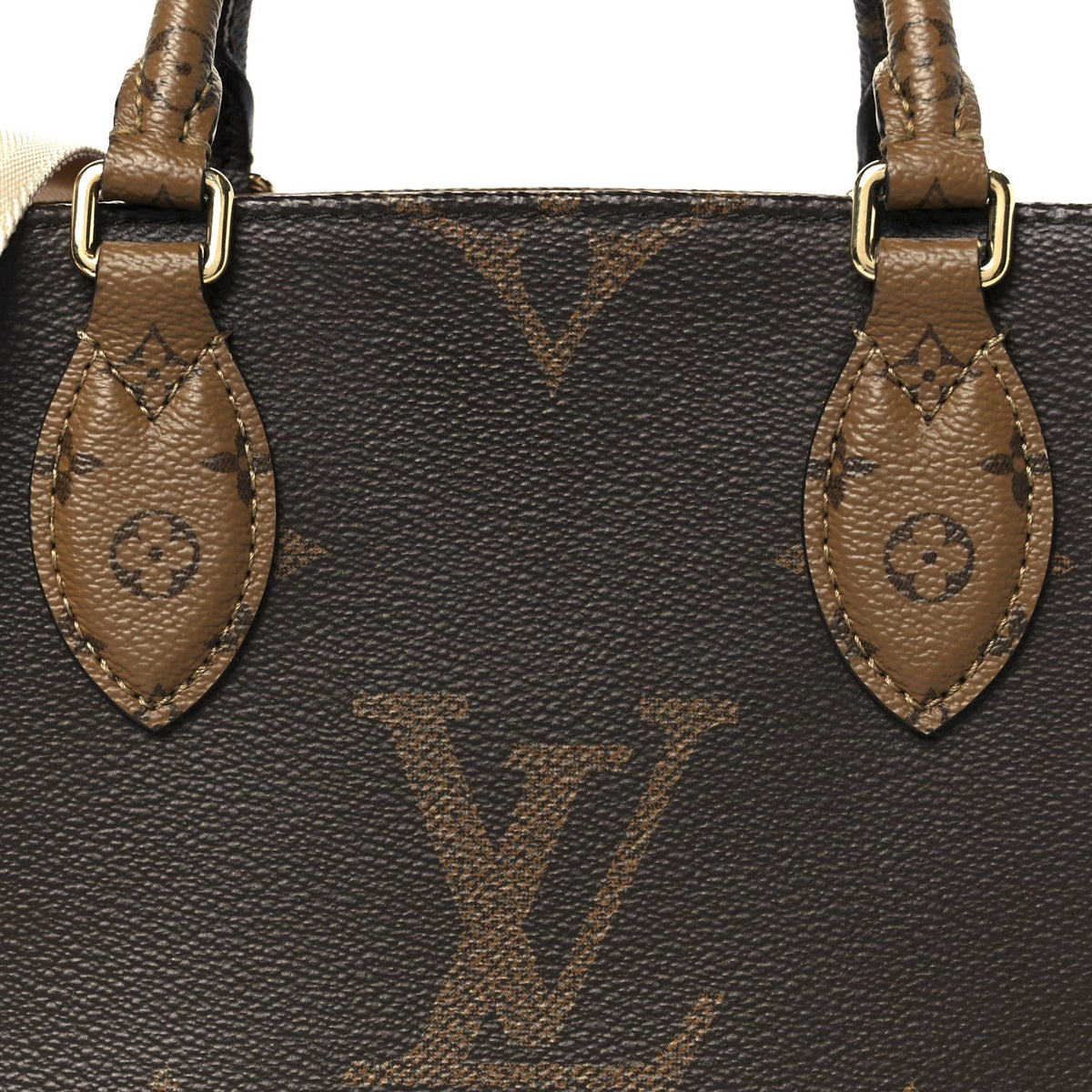 Reverse Monogram Giant Onthego PM