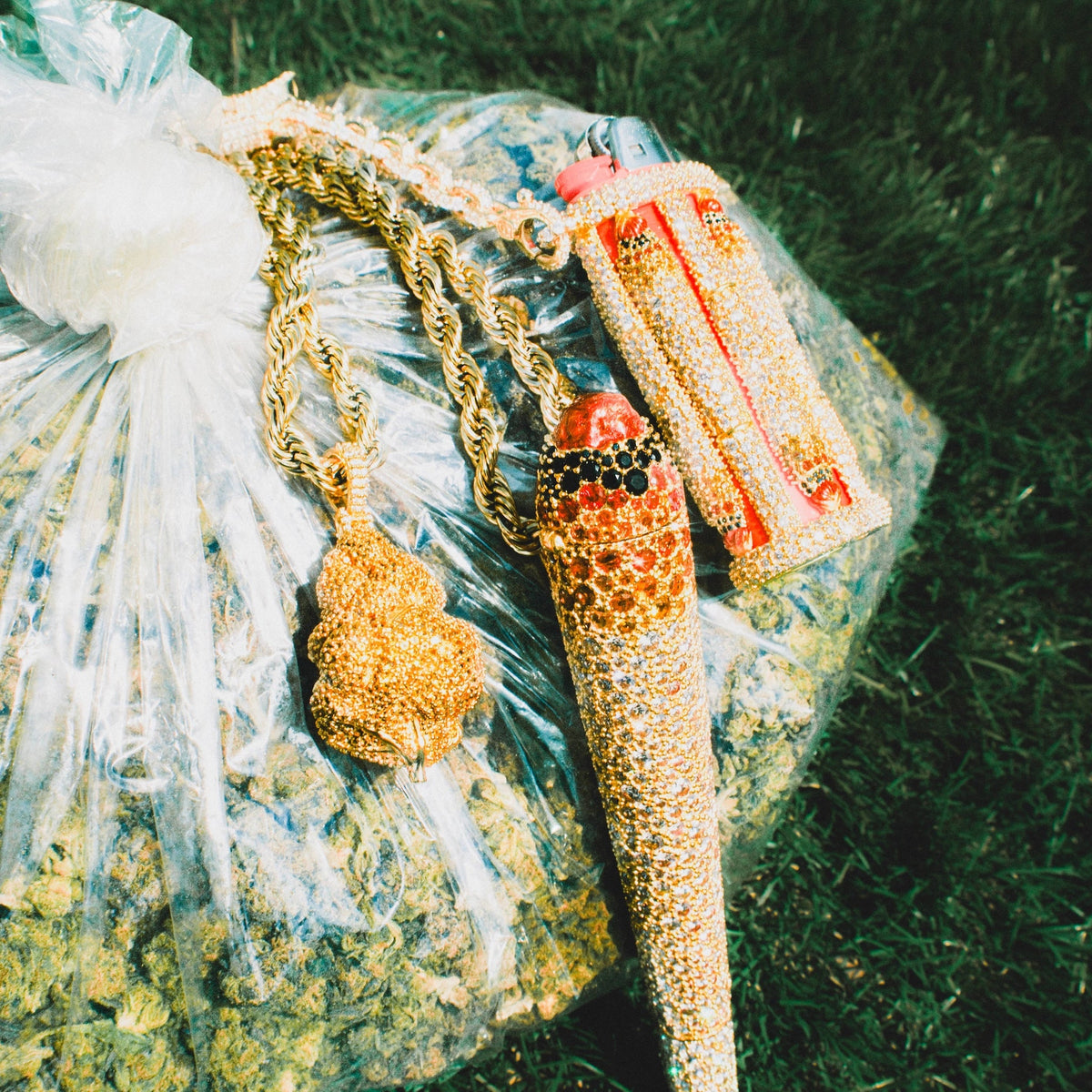 Golden Nugget Pendant + Joint Holder Pendant + It's Lit Lighter Case Clip On 420 Bundle in Yellow Gold